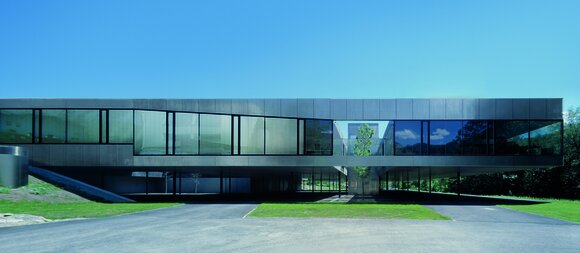 2002: New headquarters premises in Stans