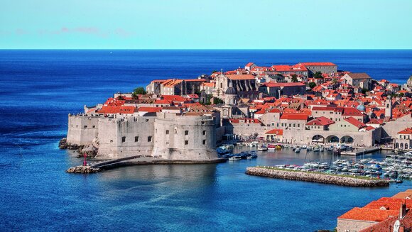 2004: Charter trips to Croatia and office in Dubrovnik
